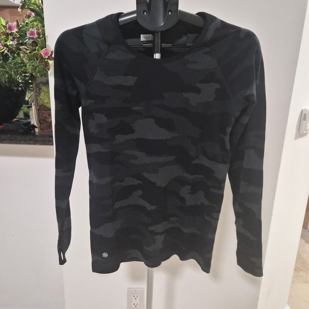 Athleta Black and Gray Camouflage Top